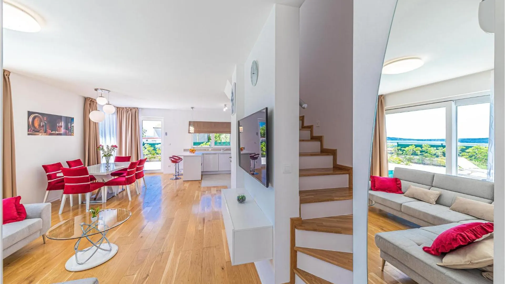 Holiday home 4 Bedroom Amazing Home In Kastel Gomilica Kastela
