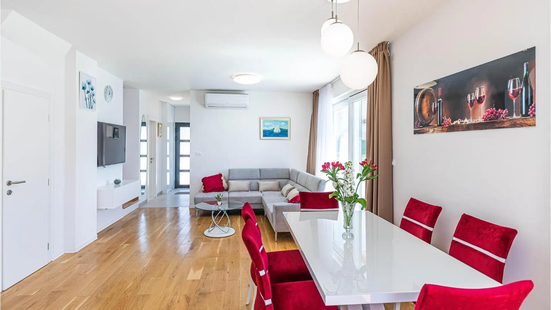 Holiday home 4 Bedroom Amazing Home In Kastel Gomilica Kastela
